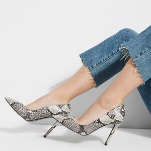 Guess crew2 snakeskins stilettos 8.5 new!!
